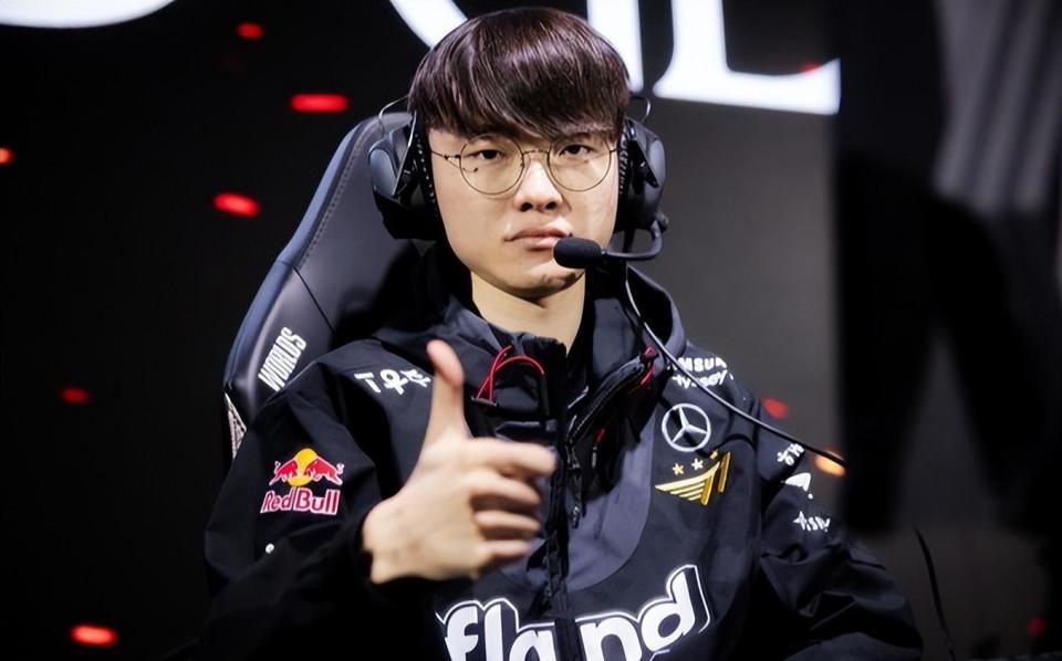 传闻： 100 Thieves 接近签下瑞典天才poiii