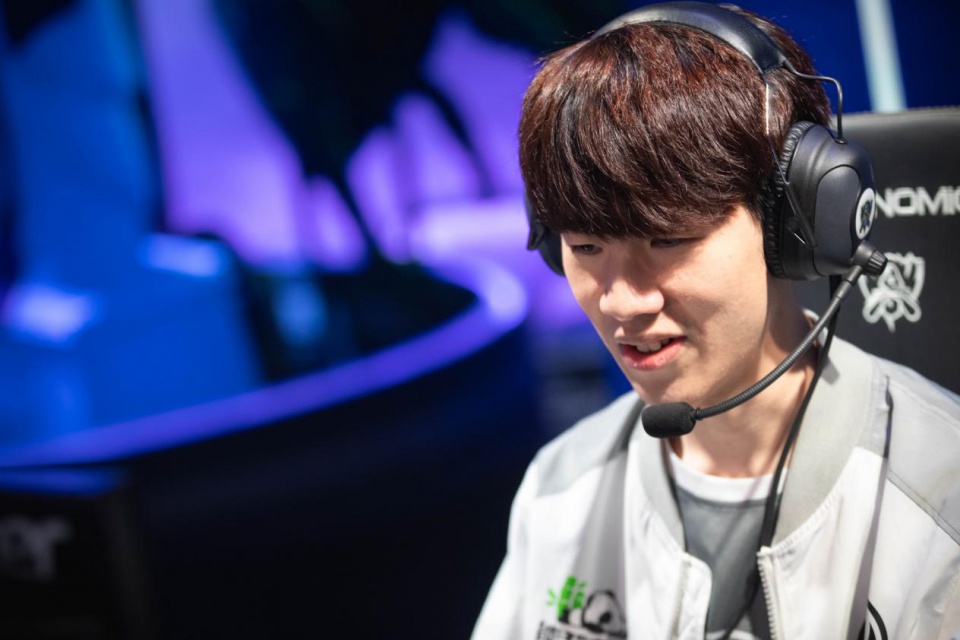 NAVI 击败 Imperial 在 Thunderpick 世界锦标赛 2025